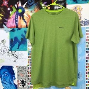 MEN’S L 🏔 Patagonia lime green active wear tee